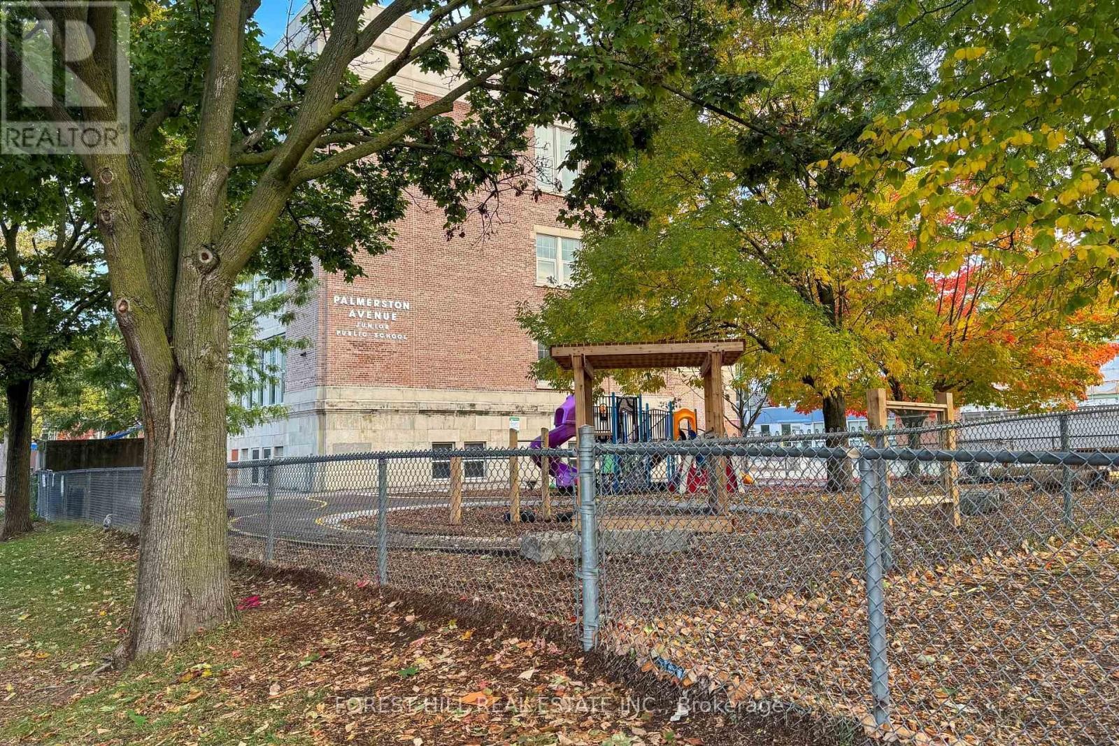 












80 BARTON AVENUE

,
Toronto (Annex),




Ontario
M6G1P6

