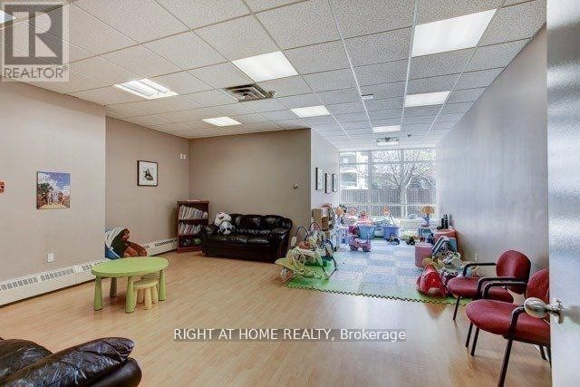 












1104 - 7 BISHOP AVENUE

,
Toronto (Newtonbrook East),




Ontario
M2M4J4

