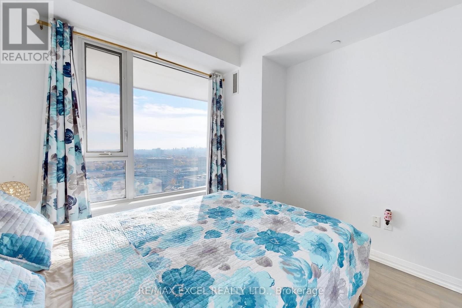 












2506 - 55 ANN O'REILLY ROAD

,
Toronto (Henry Farm),




Ontario
M2J0E1

