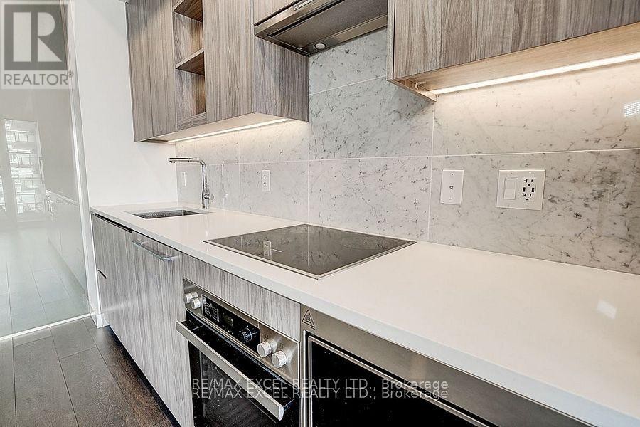 












2001 - 85 MCMAHON DRIVE

,
Toronto (Bayview Village),




Ontario
M2K0H1

