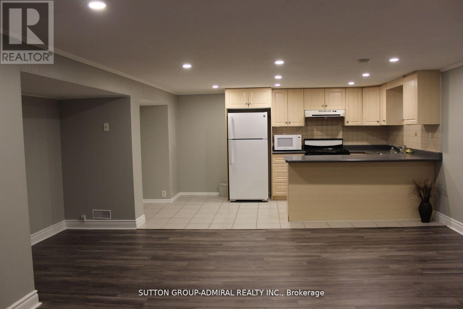 












BSMT - 5 PENNARD COURT

,
Toronto (Newtonbrook West),




Ontario
M2R2V8

