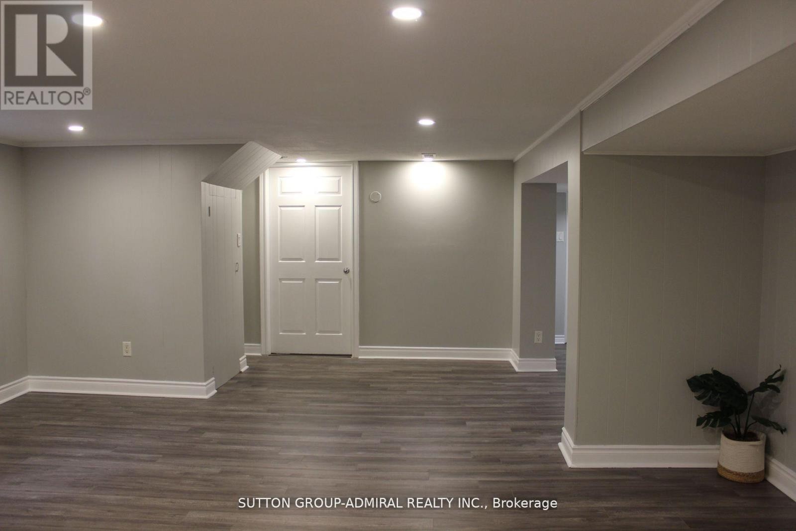 












BSMT - 5 PENNARD COURT

,
Toronto (Newtonbrook West),




Ontario
M2R2V8

