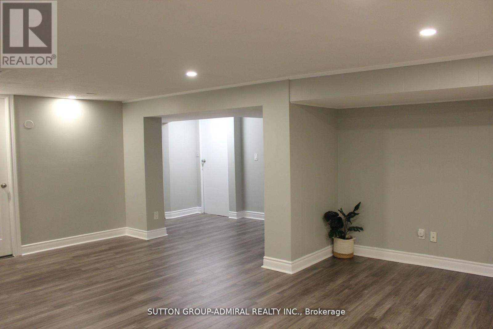 












BSMT - 5 PENNARD COURT

,
Toronto (Newtonbrook West),




Ontario
M2R2V8

