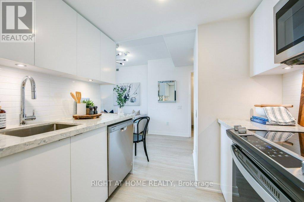 












701 - 500 WILSON AVENUE

,
Toronto (Clanton Park),




Ontario
M3H0E5


