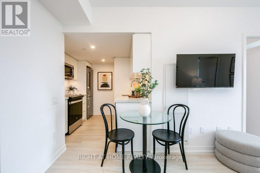 












701 - 500 WILSON AVENUE

,
Toronto (Clanton Park),




Ontario
M3H0E5

