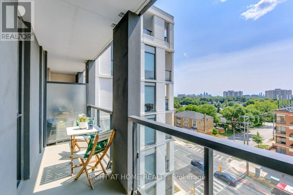 












701 - 500 WILSON AVENUE

,
Toronto (Clanton Park),




Ontario
M3H0E5

