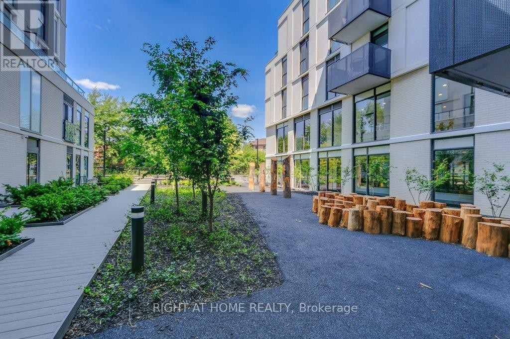 












701 - 500 WILSON AVENUE

,
Toronto (Clanton Park),




Ontario
M3H0E5

