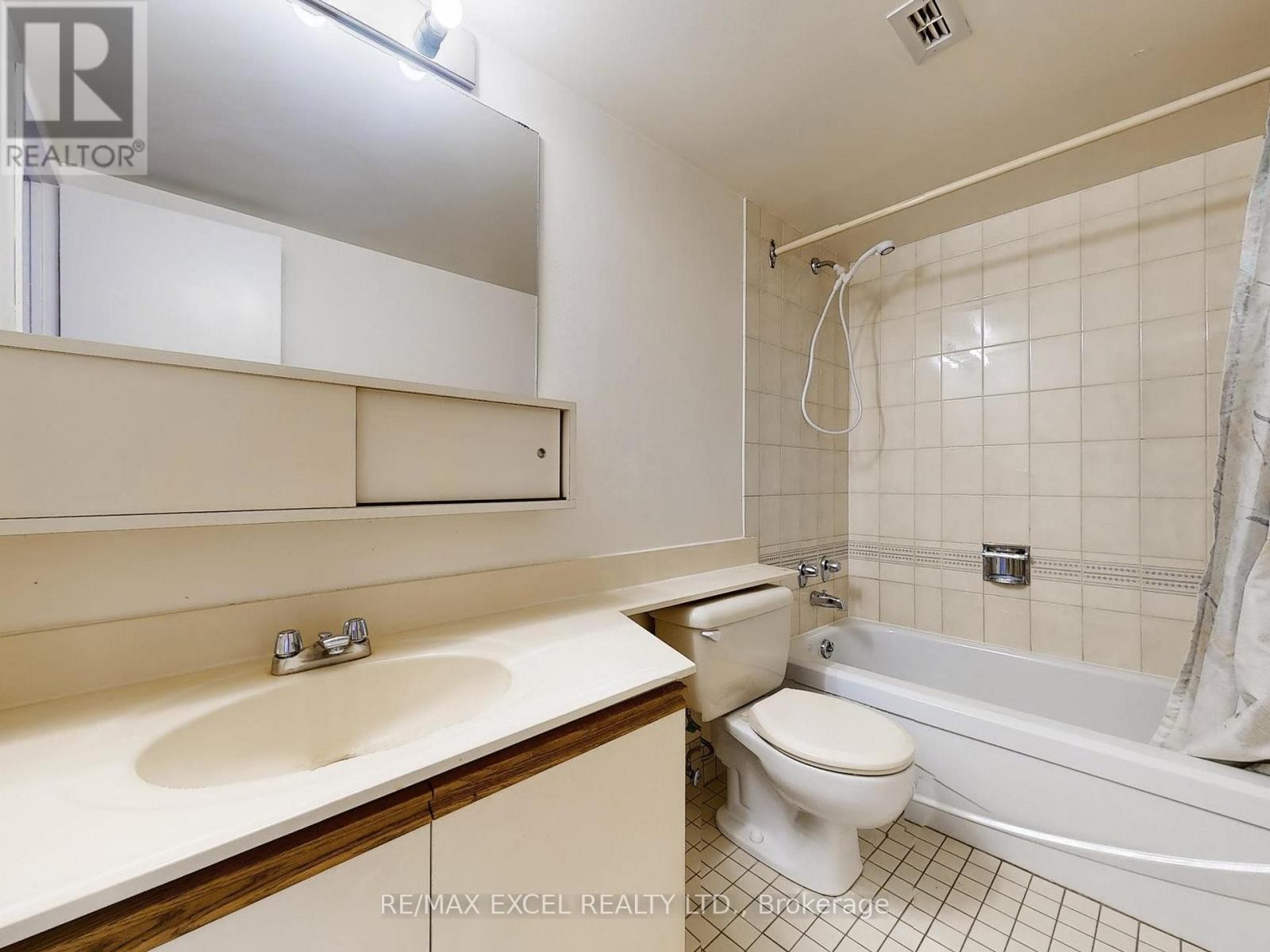 












406 - 188 SPADINA AVENUE

,
Toronto (Kensington-Chinatown),




Ontario
M5T3A4

