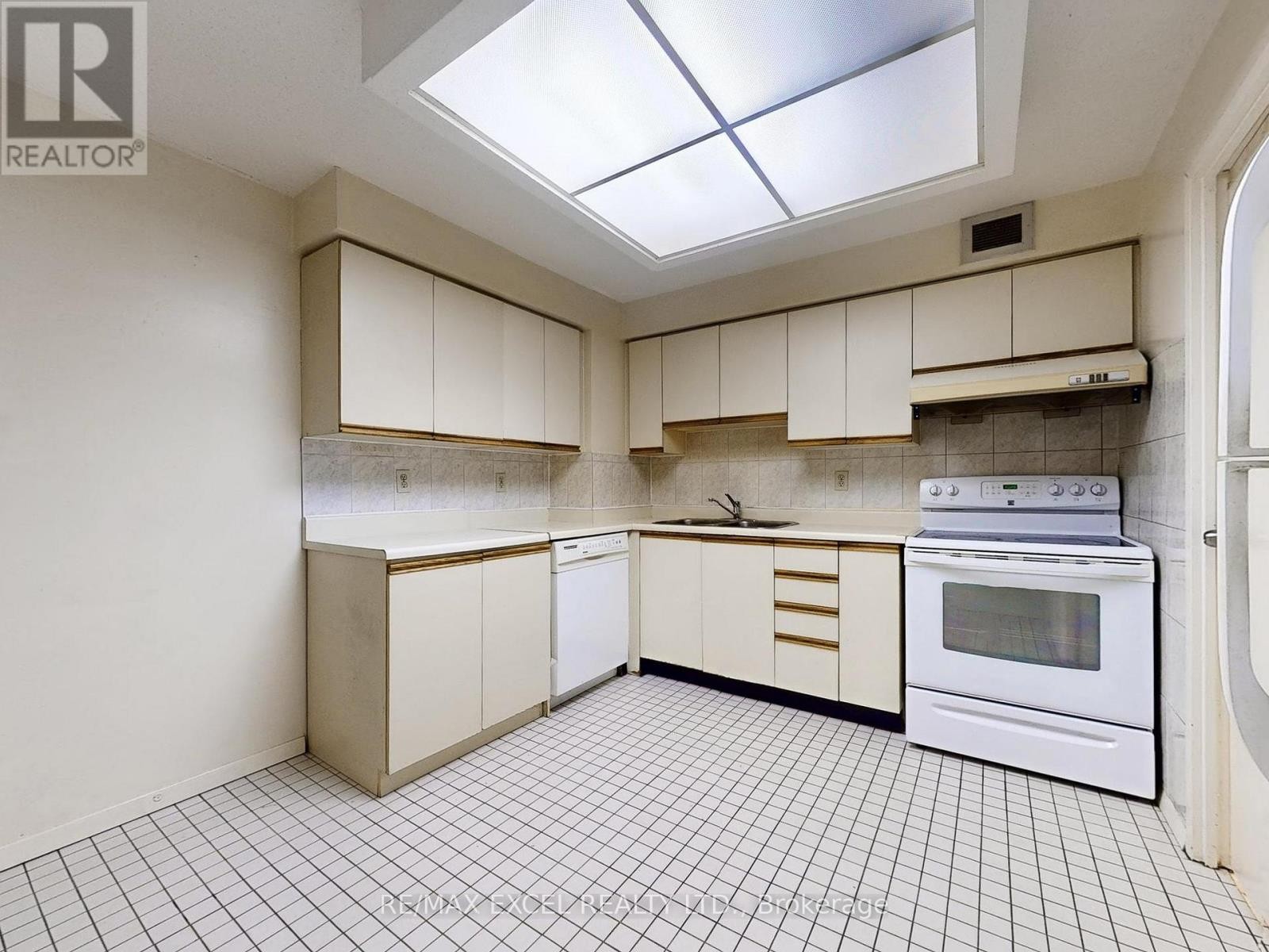 












406 - 188 SPADINA AVENUE

,
Toronto (Kensington-Chinatown),




Ontario
M5T3A4

