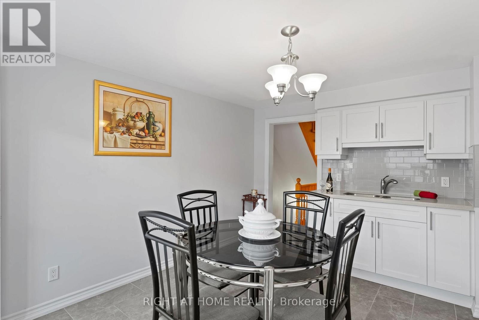 












50 ARGYLE STREET

,
Toronto (Trinity-Bellwoods),




Ontario
M6J1N6

