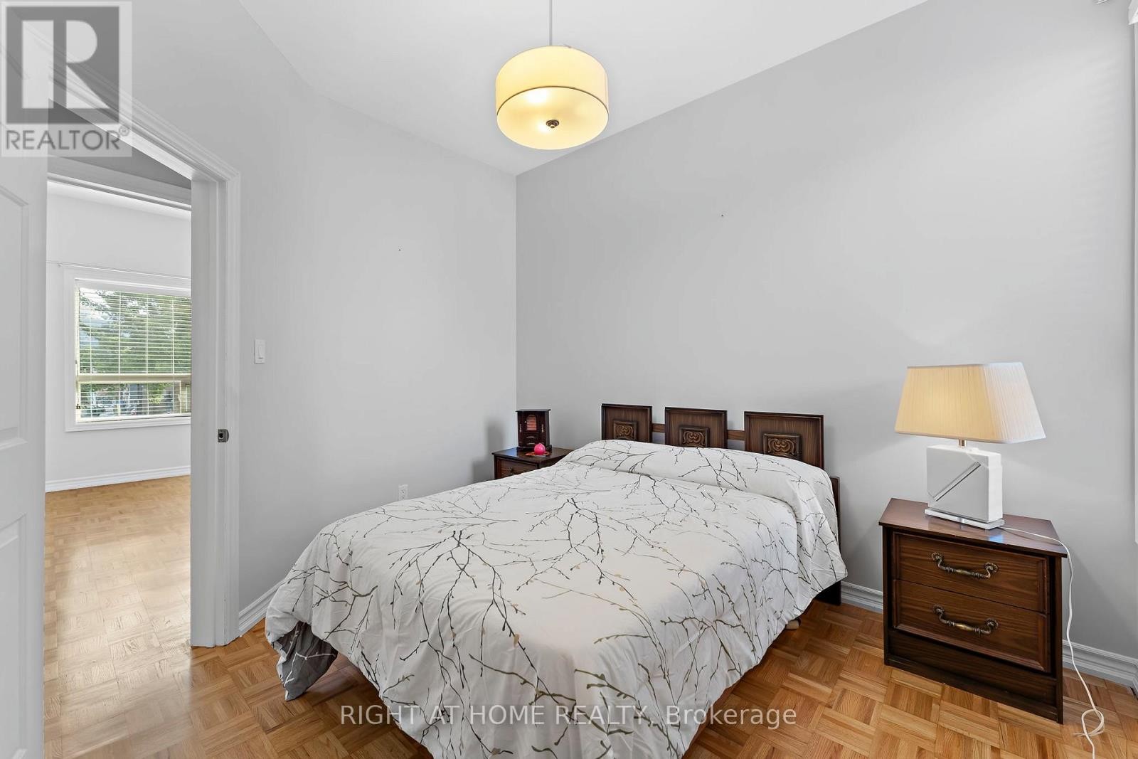 












50 ARGYLE STREET

,
Toronto (Trinity-Bellwoods),




Ontario
M6J1N6

