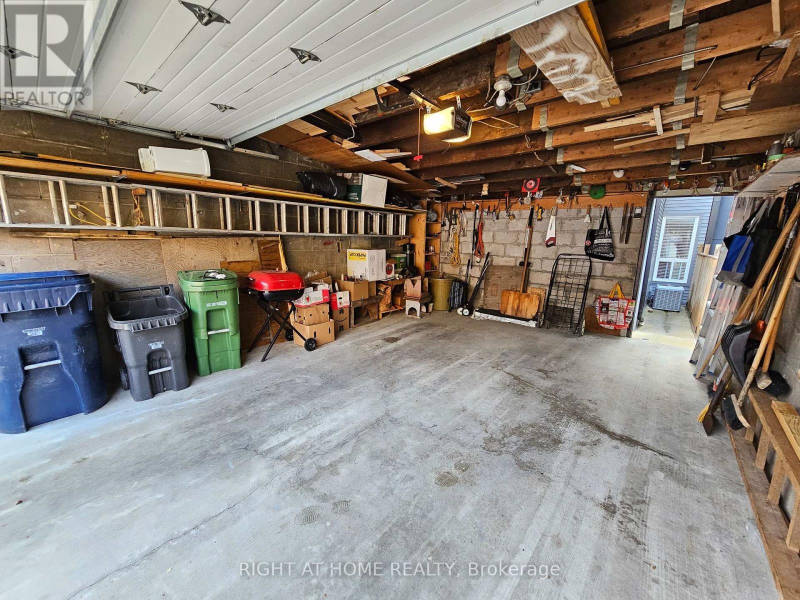 












50 ARGYLE STREET

,
Toronto (Trinity-Bellwoods),




Ontario
M6J1N6

