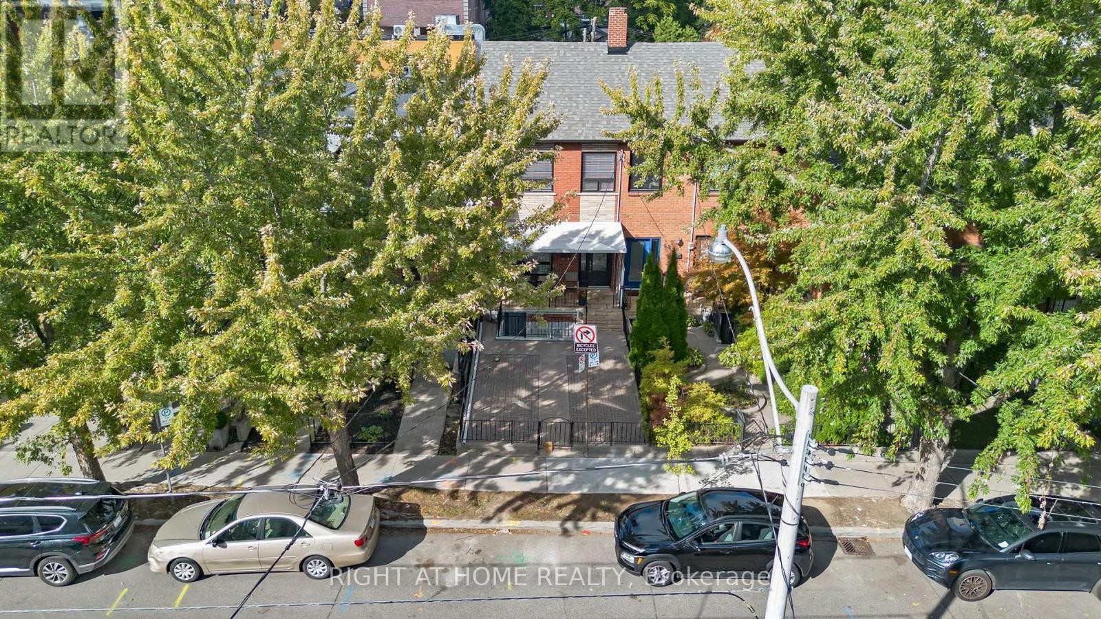 












50 ARGYLE STREET

,
Toronto (Trinity-Bellwoods),




Ontario
M6J1N6

