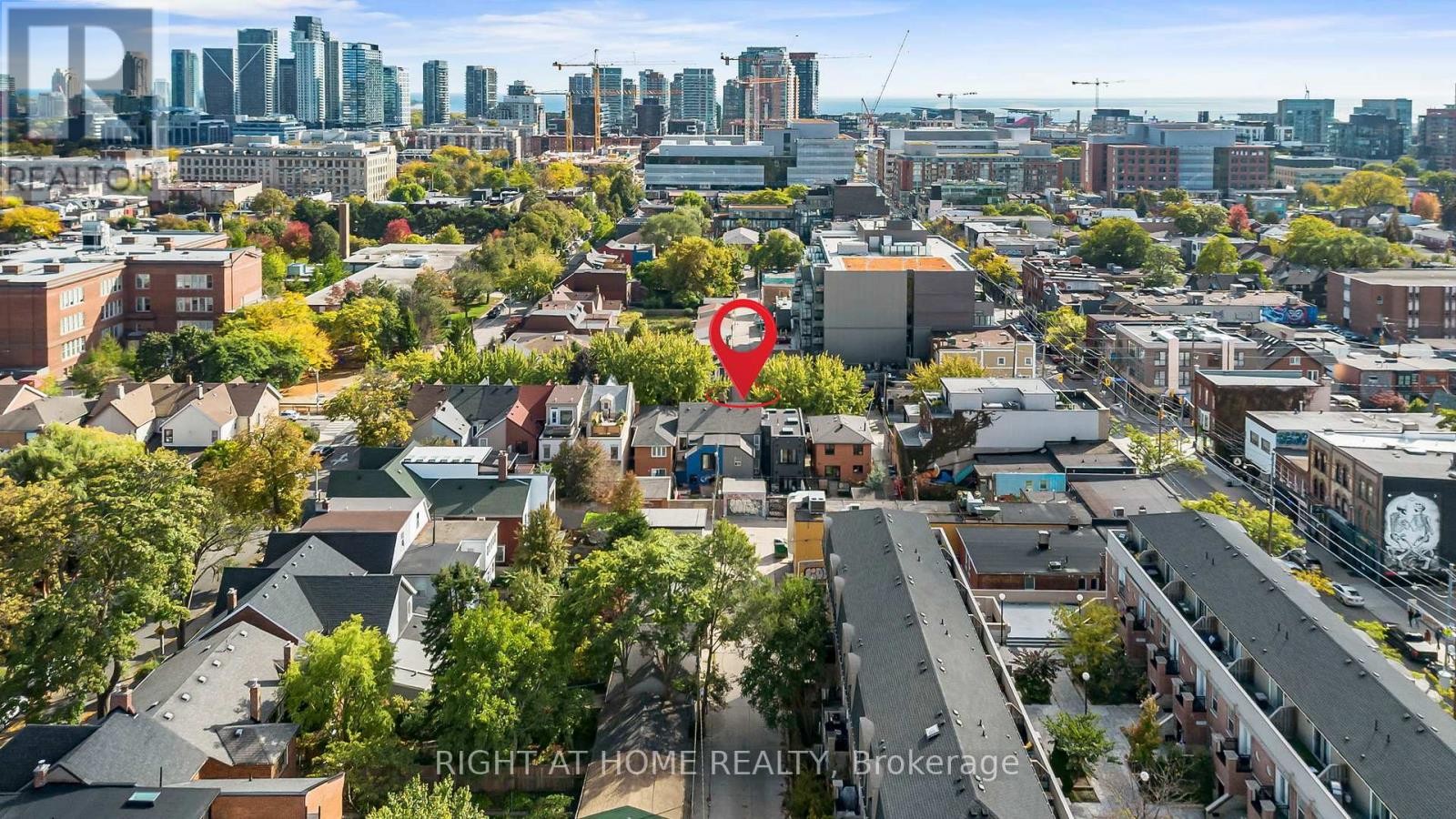 












50 ARGYLE STREET

,
Toronto (Trinity-Bellwoods),




Ontario
M6J1N6

