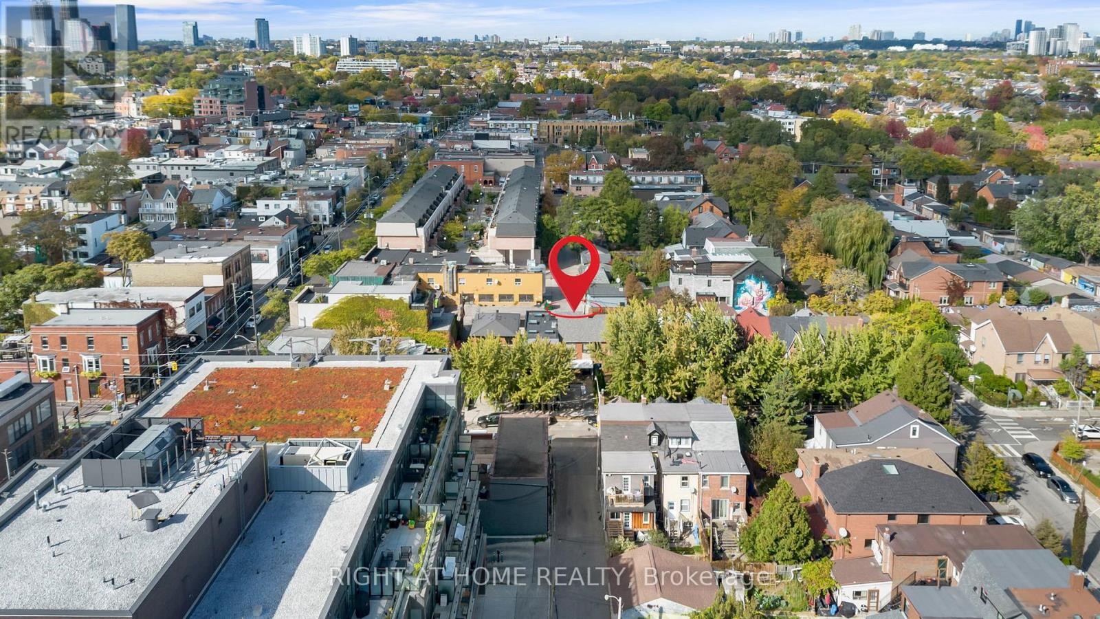 












50 ARGYLE STREET

,
Toronto (Trinity-Bellwoods),




Ontario
M6J1N6

