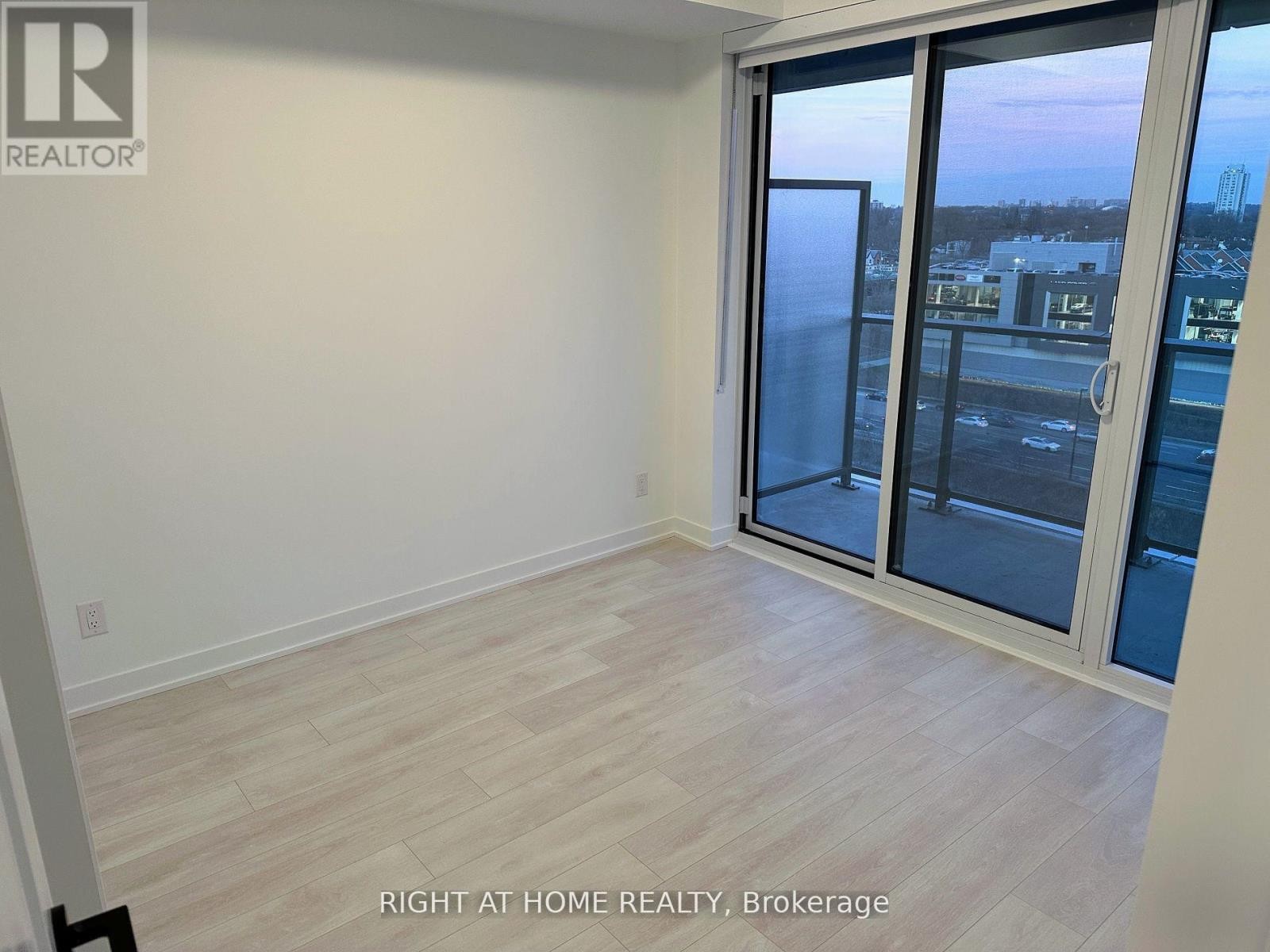 












710 - 5 DEFRIES STREET S

,
Toronto (Regent Park),




Ontario
M5A0W7

