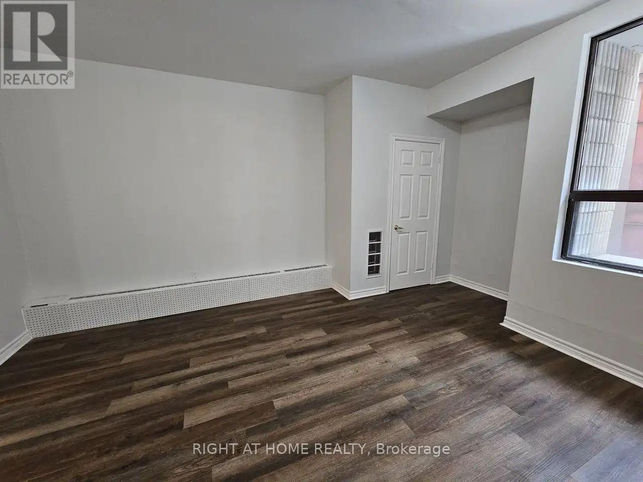 












304 - 1807 EGLINTON AVENUE W

,
Toronto (Oakwood Village),




Ontario
M6E2H7

