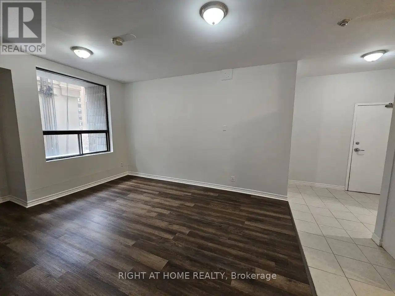 












304 - 1807 EGLINTON AVENUE W

,
Toronto (Oakwood Village),




Ontario
M6E2H7

