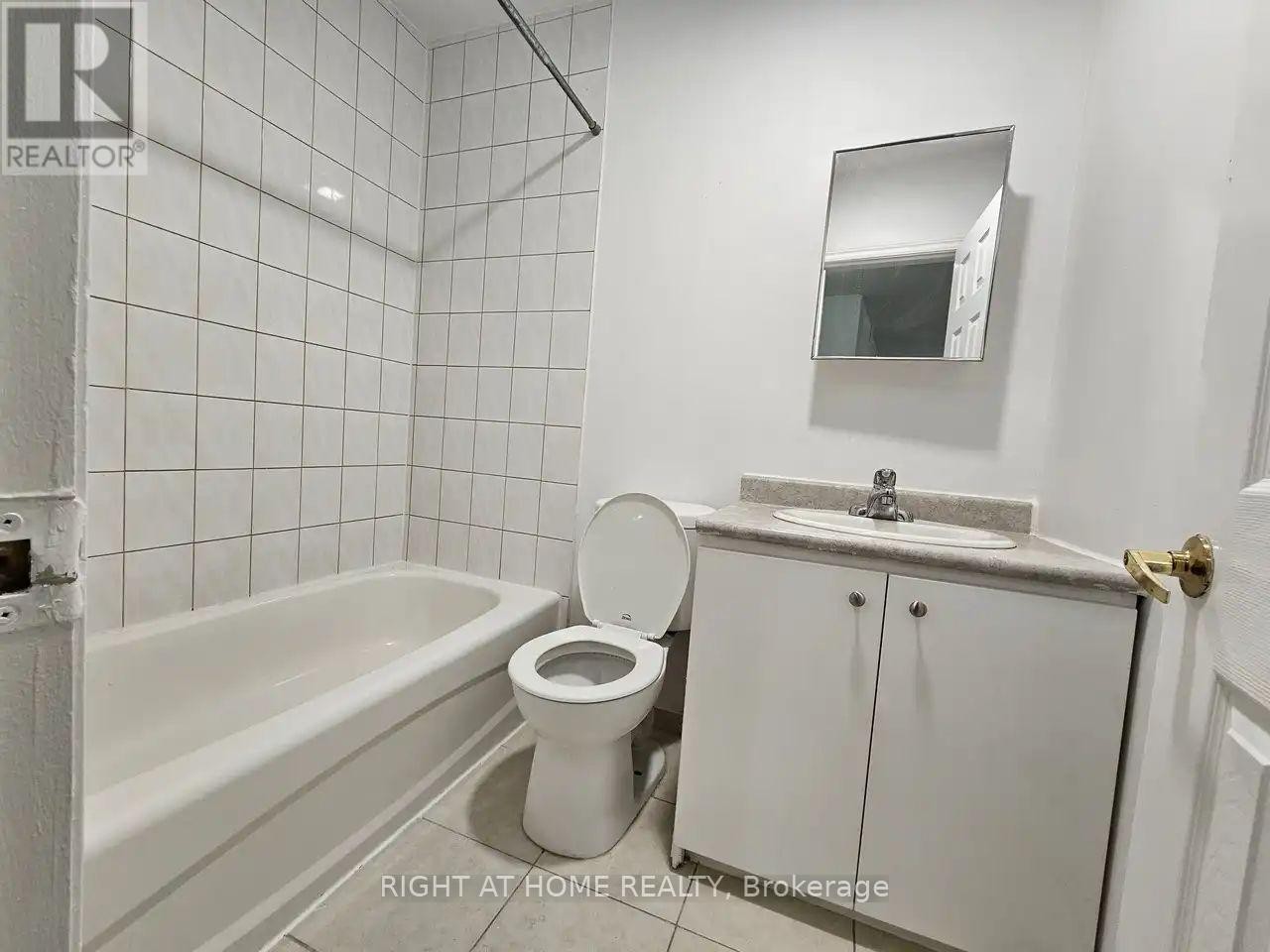 












304 - 1807 EGLINTON AVENUE W

,
Toronto (Oakwood Village),




Ontario
M6E2H7

