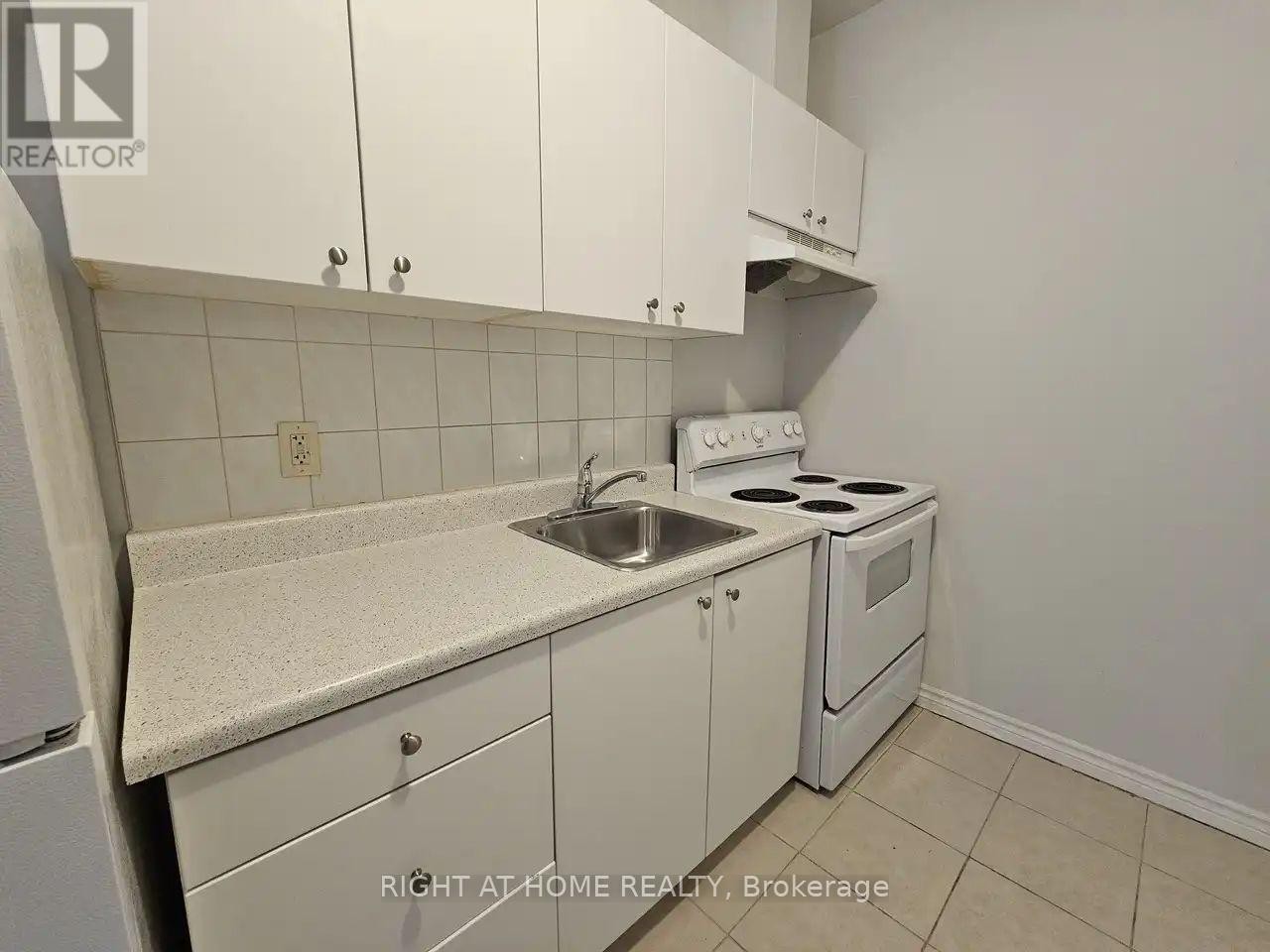 












304 - 1807 EGLINTON AVENUE W

,
Toronto (Oakwood Village),




Ontario
M6E2H7

