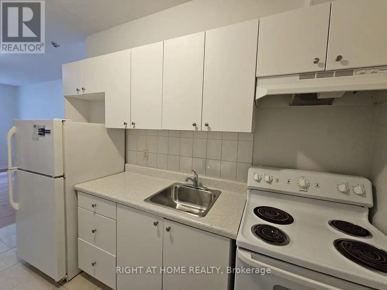 












304 - 1807 EGLINTON AVENUE W

,
Toronto (Oakwood Village),




Ontario
M6E2H7

