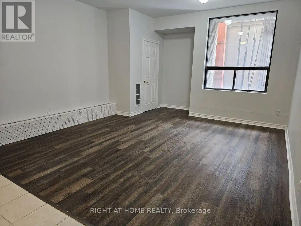 












304 - 1807 EGLINTON AVENUE W

,
Toronto (Oakwood Village),




Ontario
M6E2H7

