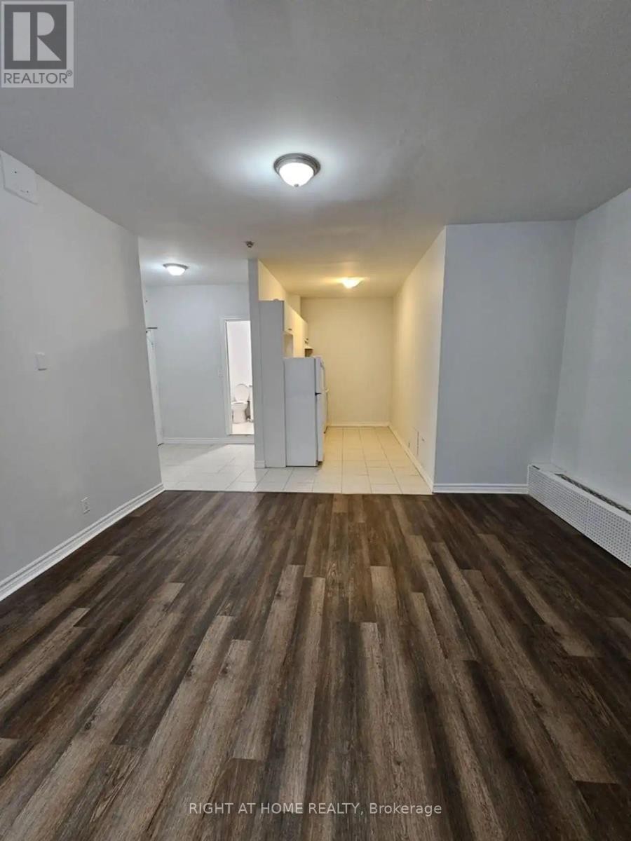 












304 - 1807 EGLINTON AVENUE W

,
Toronto (Oakwood Village),




Ontario
M6E2H7

