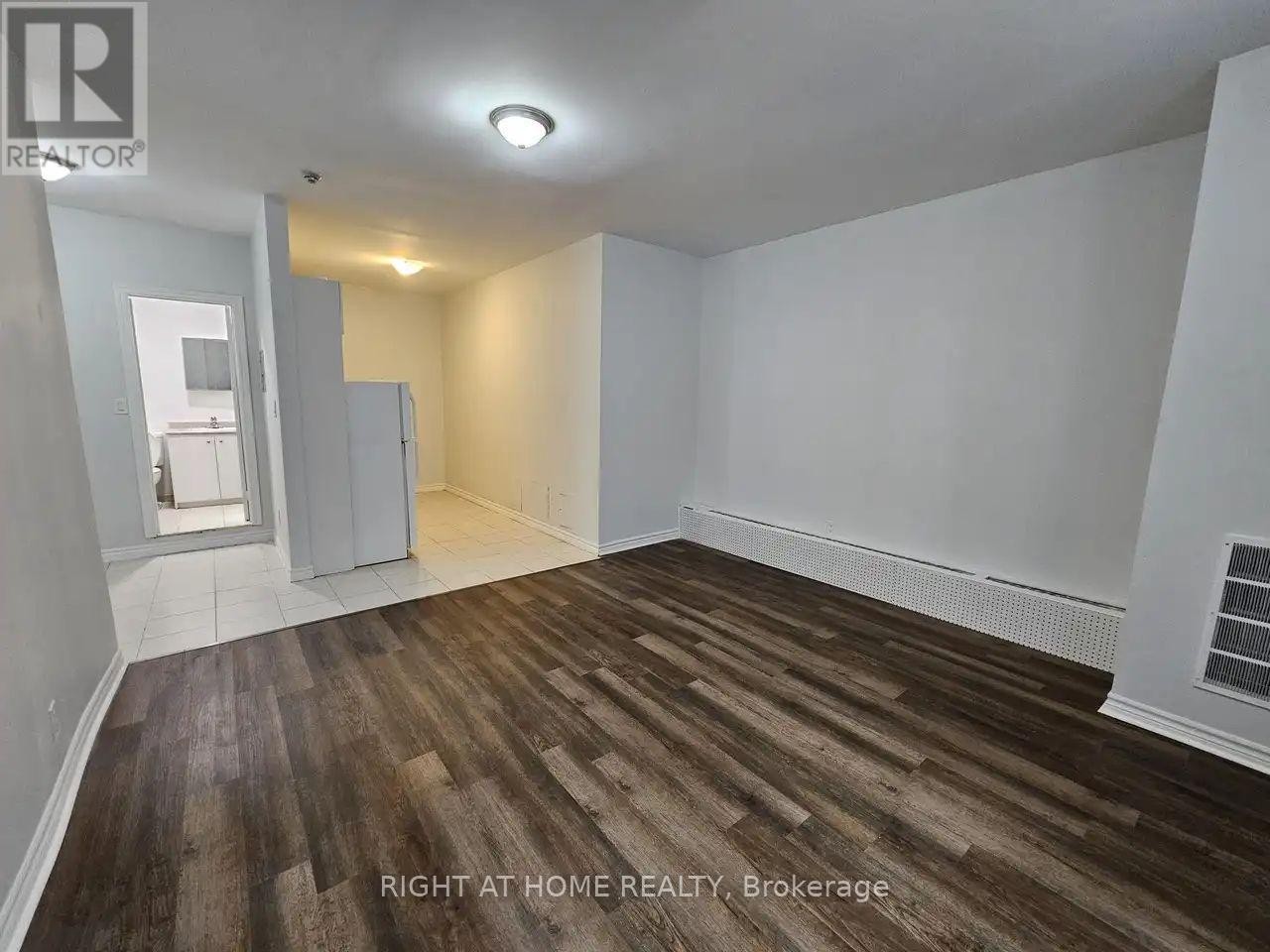 












304 - 1807 EGLINTON AVENUE W

,
Toronto (Oakwood Village),




Ontario
M6E2H7

