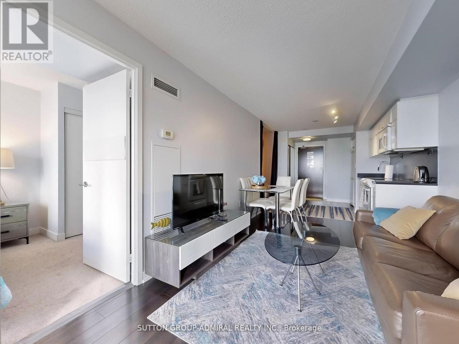 












1710 - 21 ICEBOAT TERRACE

,
Toronto (Waterfront Communities),




Ontario
M5V4A5

