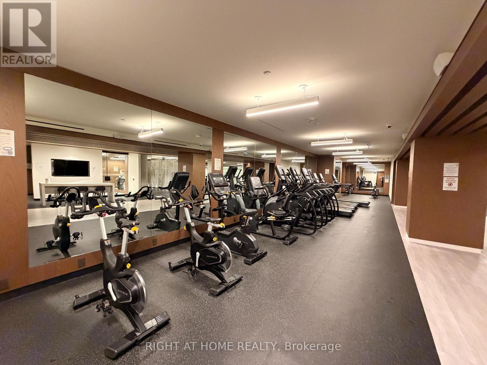












1801 - 5 DEFRIES STREET

,
Toronto (Regent Park),




Ontario
M5A0W7

