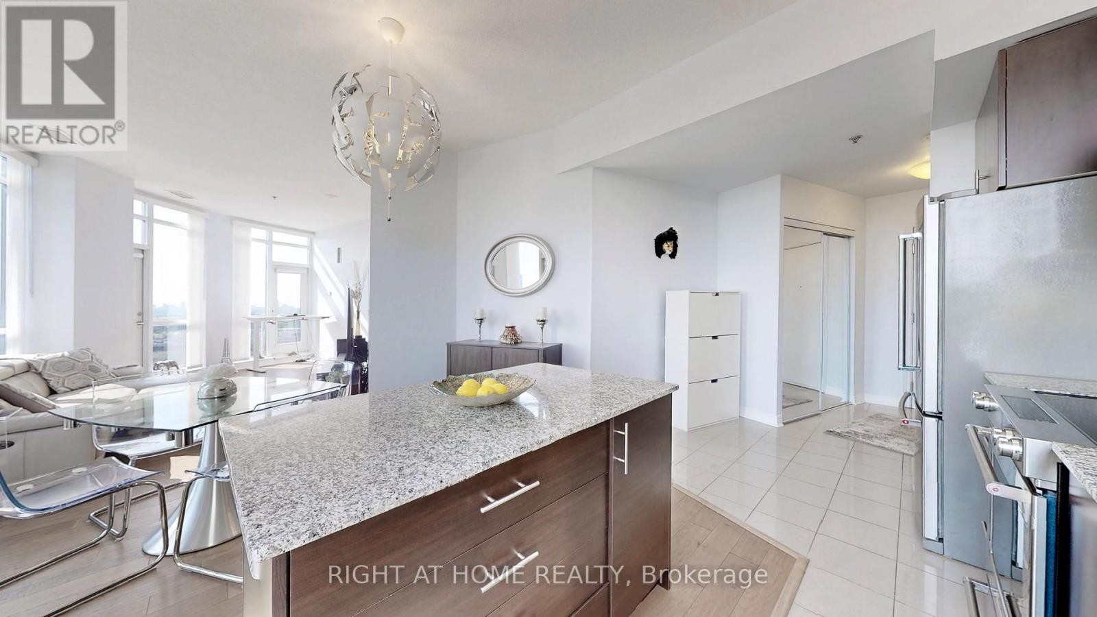 












1110 - 2756 OLD LESLIE STREET

,
Toronto (Bayview Village),




Ontario
M2K0E2

