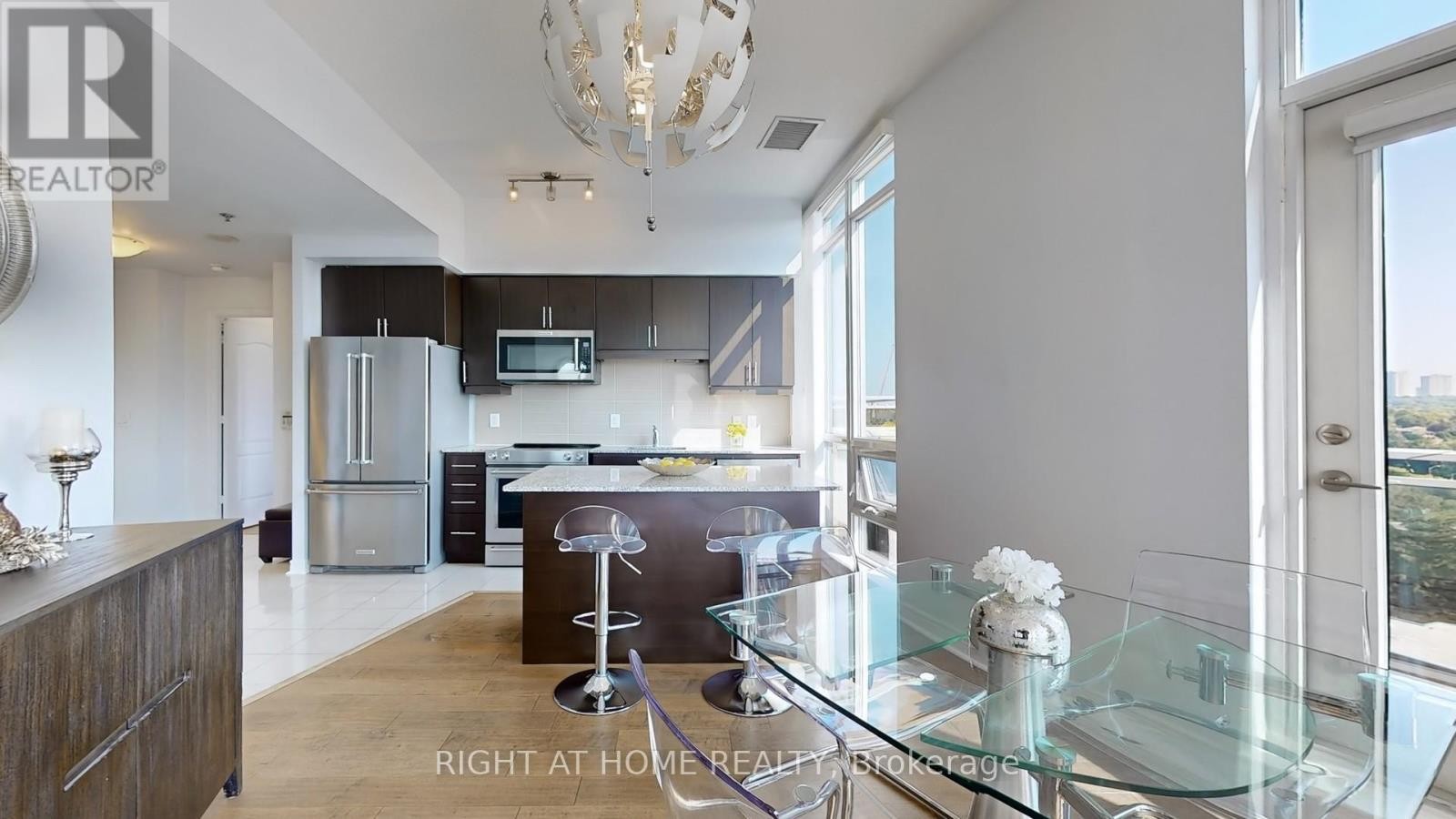 












1110 - 2756 OLD LESLIE STREET

,
Toronto (Bayview Village),




Ontario
M2K0E2

