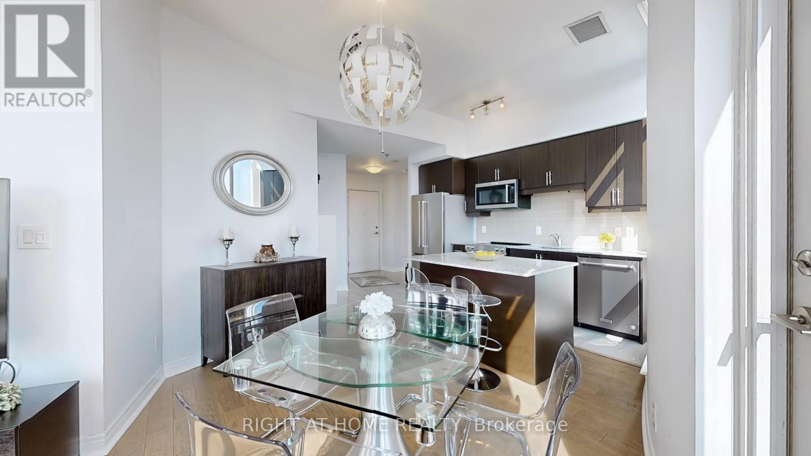 












1110 - 2756 OLD LESLIE STREET

,
Toronto (Bayview Village),




Ontario
M2K0E2

