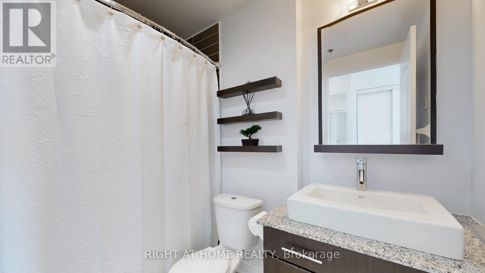 












1110 - 2756 OLD LESLIE STREET

,
Toronto (Bayview Village),




Ontario
M2K0E2

