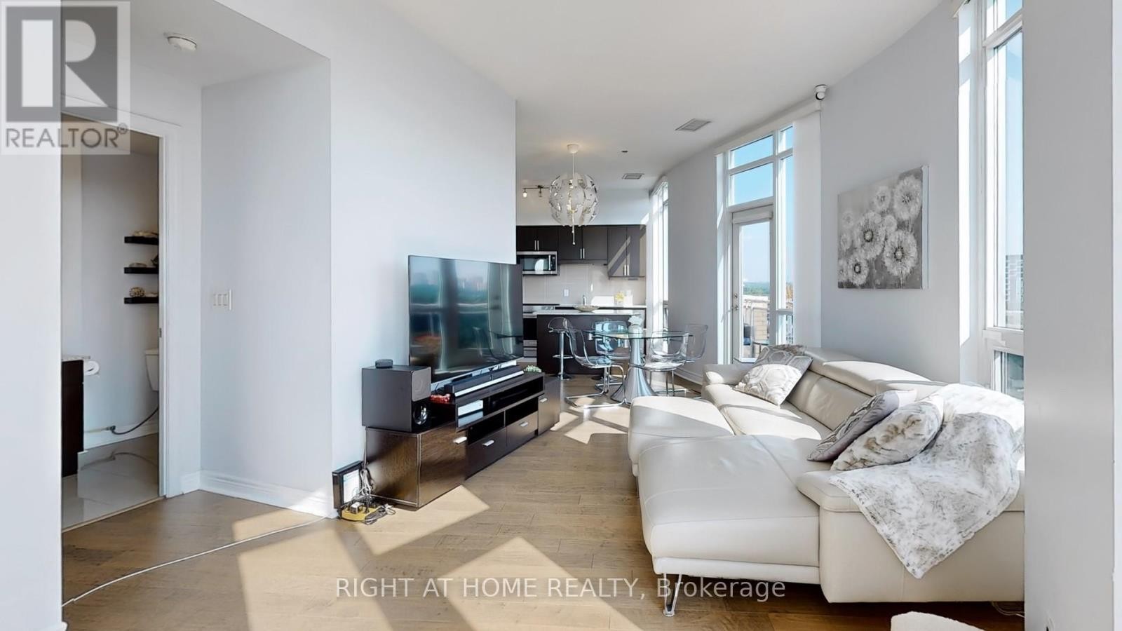 












1110 - 2756 OLD LESLIE STREET

,
Toronto (Bayview Village),




Ontario
M2K0E2

