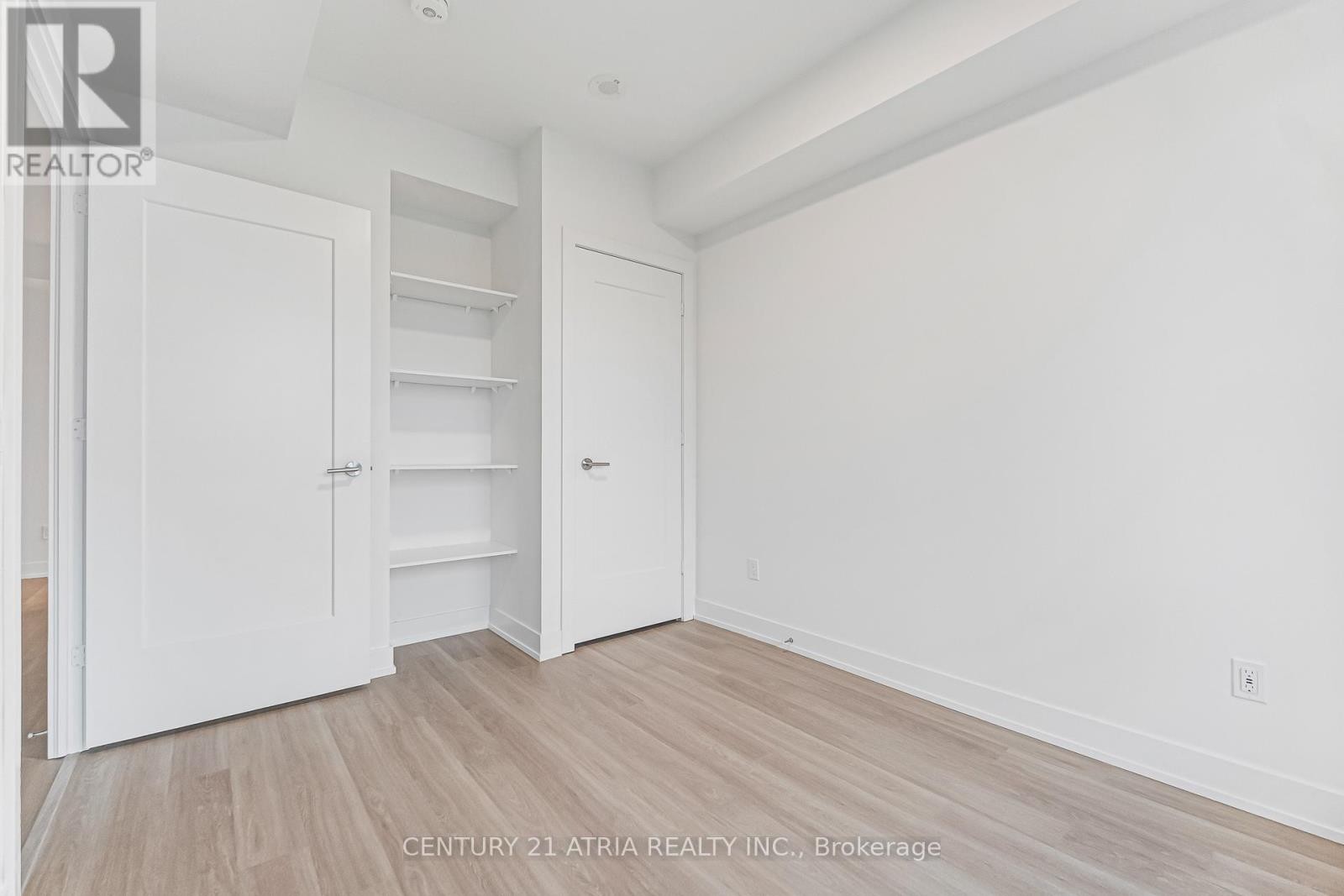 












315 - 60 CENTRAL PARK ROAD WAY

,
Toronto (Islington-City Centre West),




Ontario
M9A0E6

