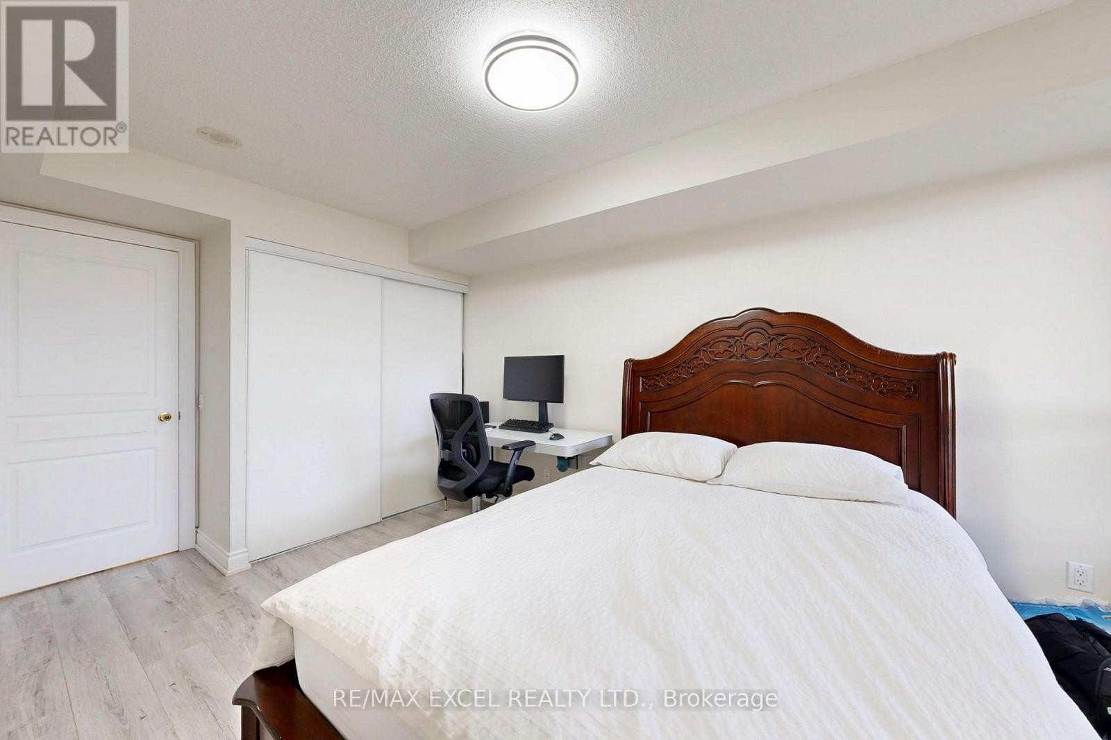 












814 - 10 NORTHTOWN WAY

,
Toronto (Willowdale East),




Ontario
M2N7L4

