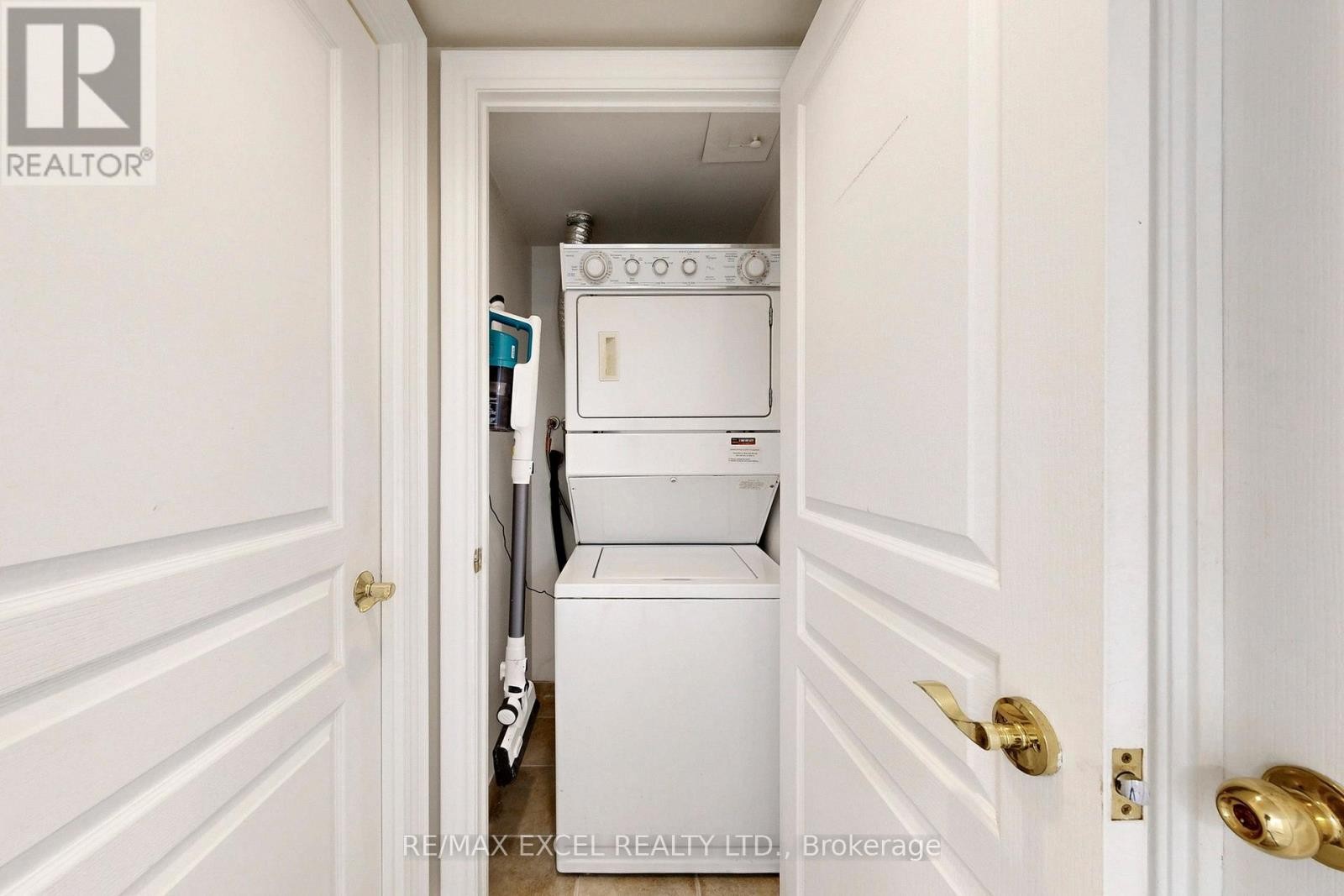 












814 - 10 NORTHTOWN WAY

,
Toronto (Willowdale East),




Ontario
M2N7L4

