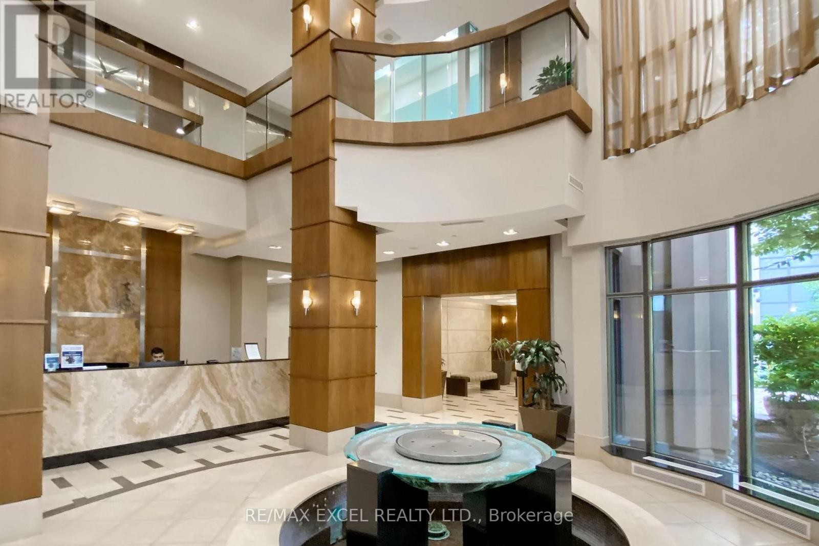 












814 - 10 NORTHTOWN WAY

,
Toronto (Willowdale East),




Ontario
M2N7L4

