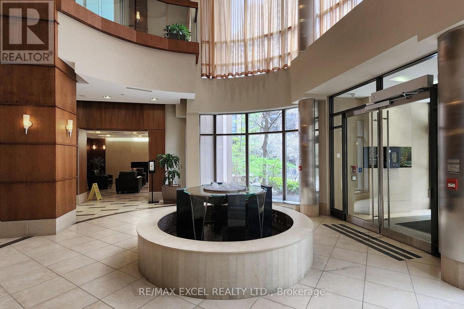 












814 - 10 NORTHTOWN WAY

,
Toronto (Willowdale East),




Ontario
M2N7L4

