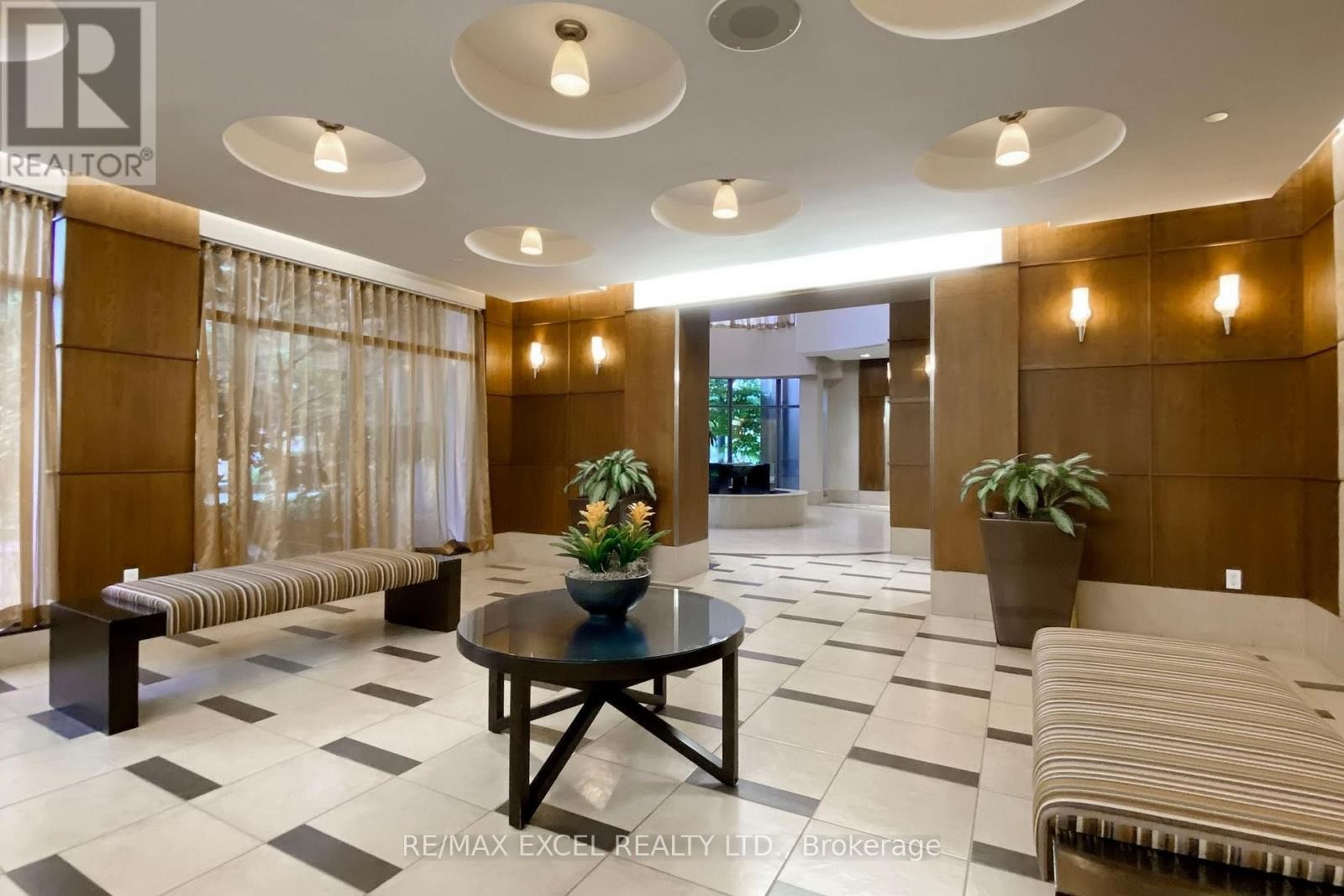 












814 - 10 NORTHTOWN WAY

,
Toronto (Willowdale East),




Ontario
M2N7L4

