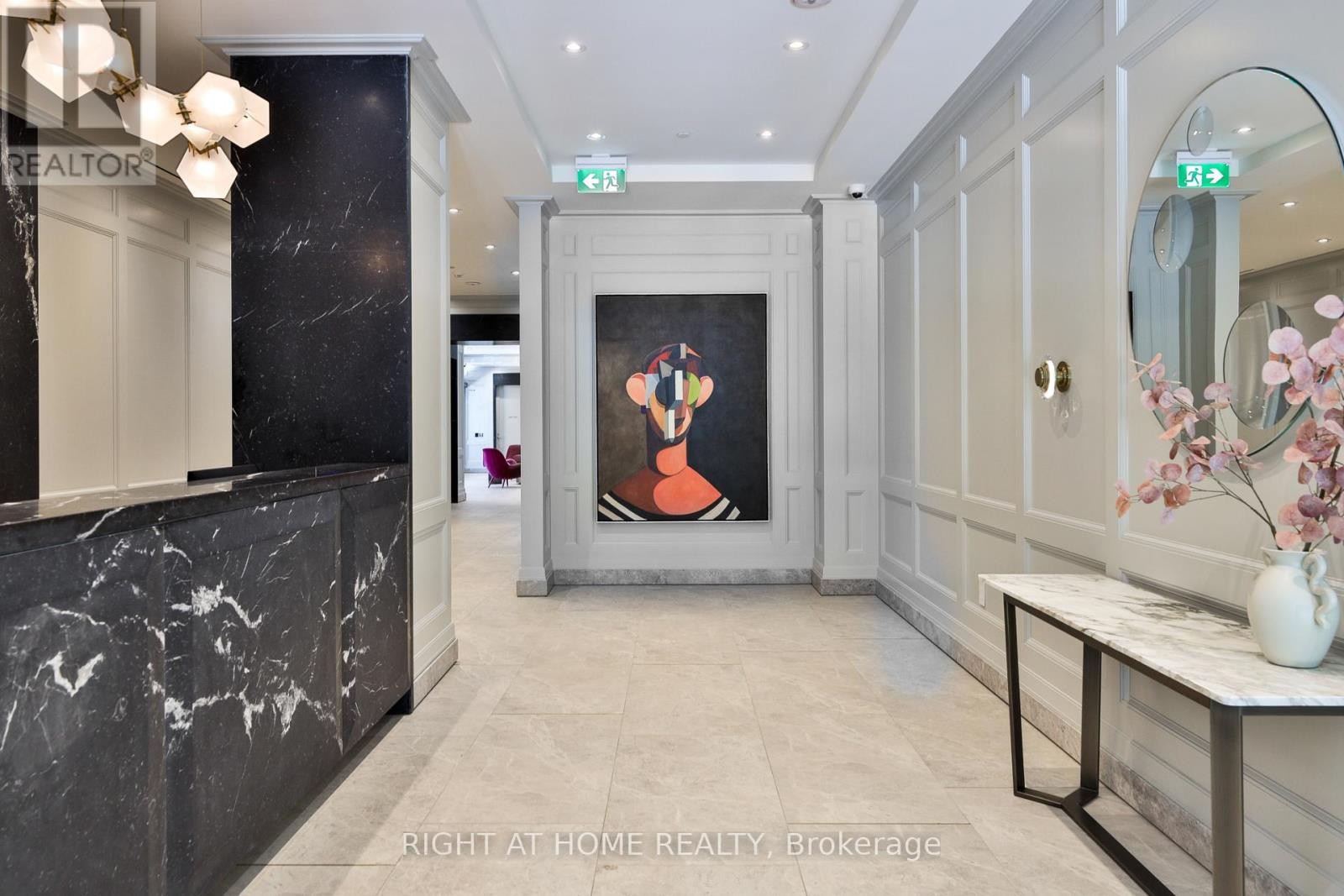 












404 - 10 PRINCE ARTHUR AVENUE

,
Toronto (Annex),




Ontario
M5R1A9

