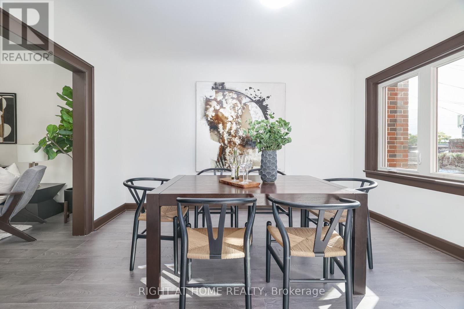 












20 WINONA DRIVE

,
Toronto (Wychwood),




Ontario
M6G3S6

