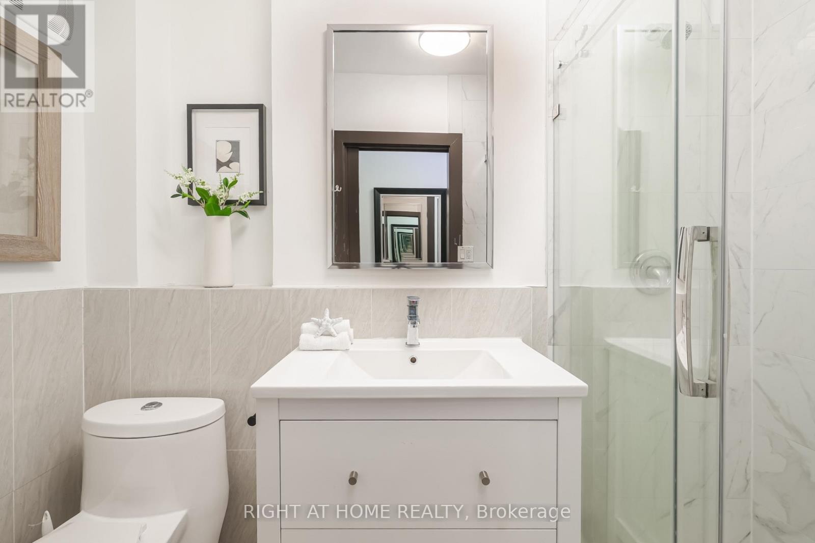 












20 WINONA DRIVE

,
Toronto (Wychwood),




Ontario
M6G3S6

