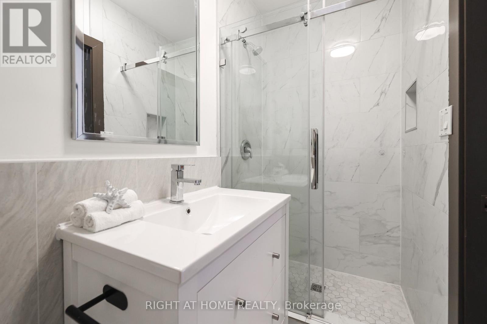 












20 WINONA DRIVE

,
Toronto (Wychwood),




Ontario
M6G3S6

