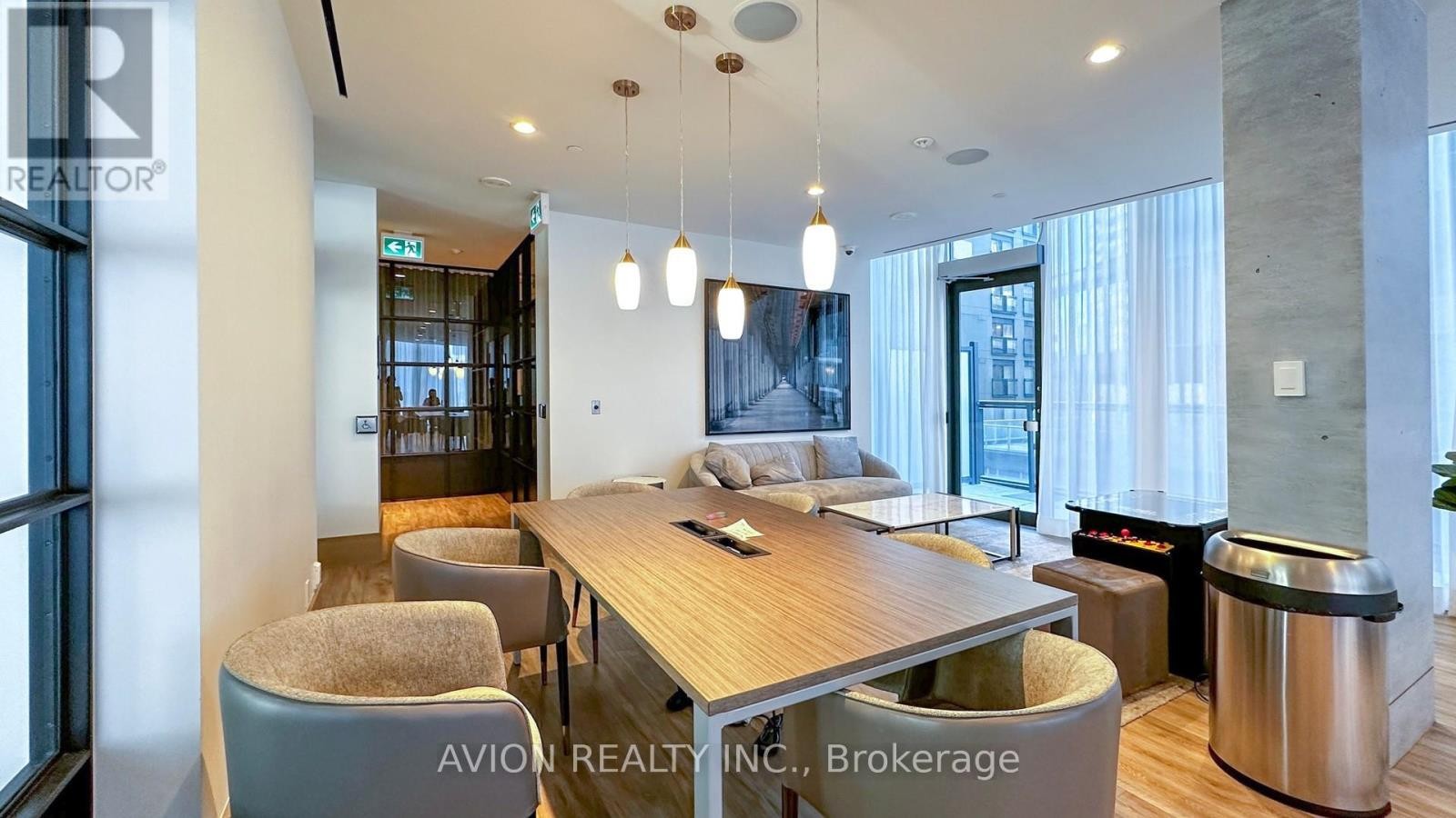 












2007 - 60 SHUTER STREET

,
Toronto (Church-Yonge Corridor),




Ontario
M5B1A8

