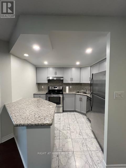 












1019 - 168 SIMCOE STREET

,
Toronto (Waterfront Communities),




Ontario
M5H4C9

