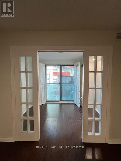 












1019 - 168 SIMCOE STREET

,
Toronto (Waterfront Communities),




Ontario
M5H4C9

