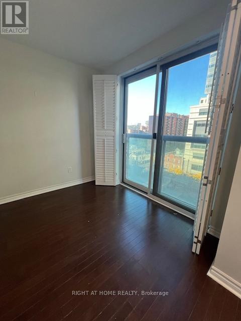 












1019 - 168 SIMCOE STREET

,
Toronto (Waterfront Communities),




Ontario
M5H4C9

