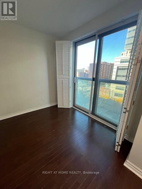 












1019 - 168 SIMCOE STREET

,
Toronto (Waterfront Communities),




Ontario
M5H4C9

